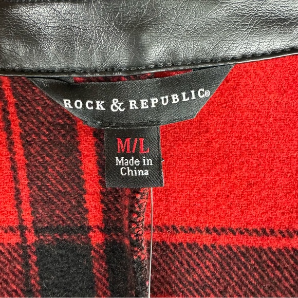 NWT Rock & Republic Womens Plaid Fringe Faux Leather Trim Poncho Red/Black - Picture 9 of 13